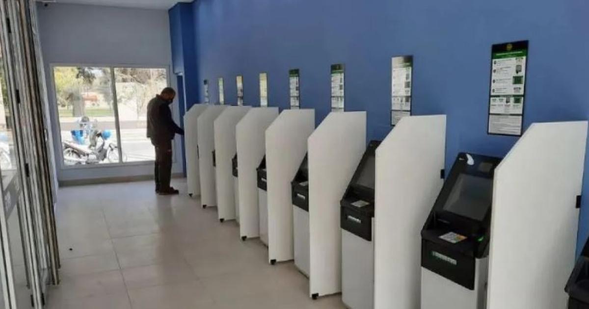 El Gobierno provincial anuncioacute el pago de sueldos a la administracioacuten puacuteblica