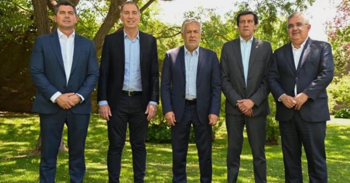 Santilli se reuacutene con el misionero Passalaqcua y con el jujentildeo Sadir esta semana por el Presupuesto