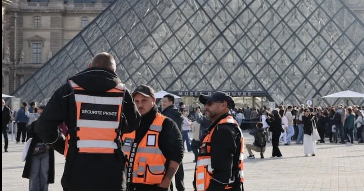 Detienen a otros dos hombres y dos mujeres por el robo en el Louvre