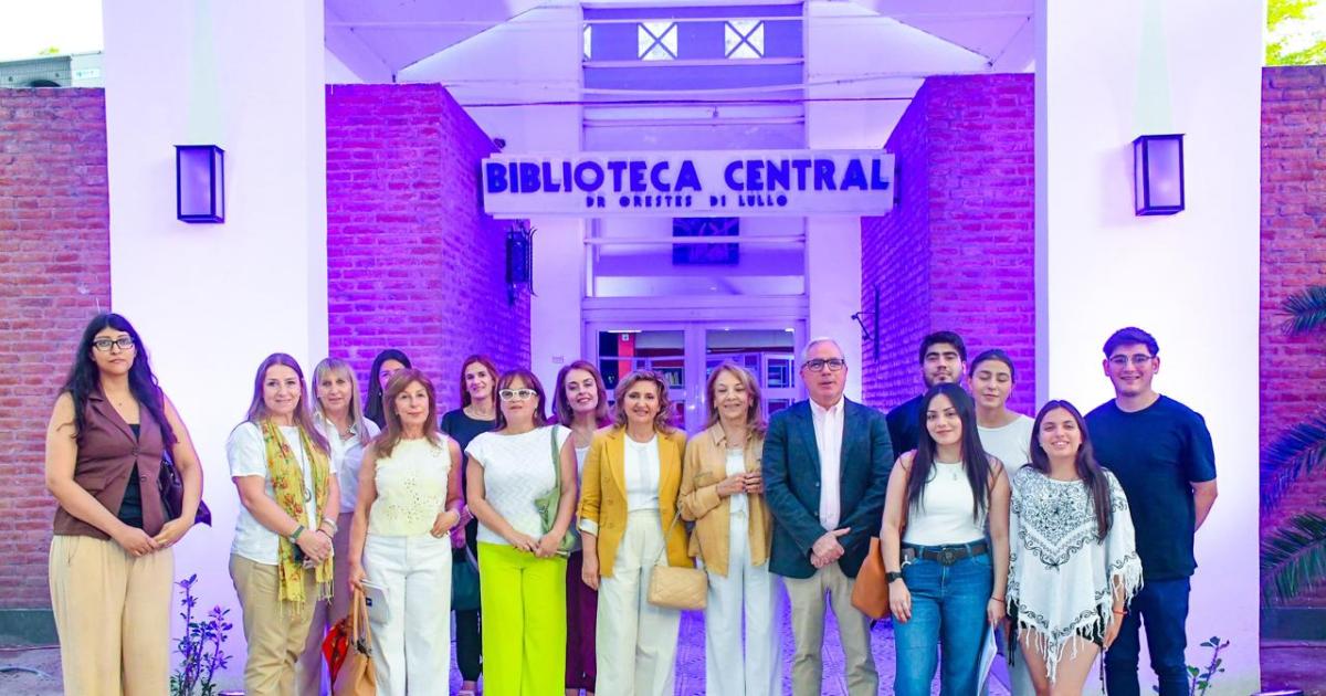 Norma Fuentes participoacute en la conmemoracioacuten por el Diacutea de la Eliminacioacuten de la Violencia Contra la Mujer en la UCSE