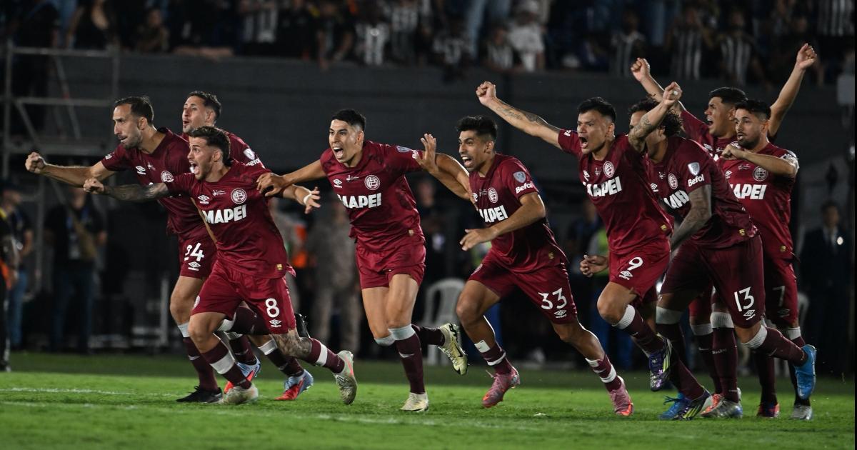 PRESENTE FELIZ Lans viene de ganar la Sudamericana y quiere seguir avanzando en el Clausura