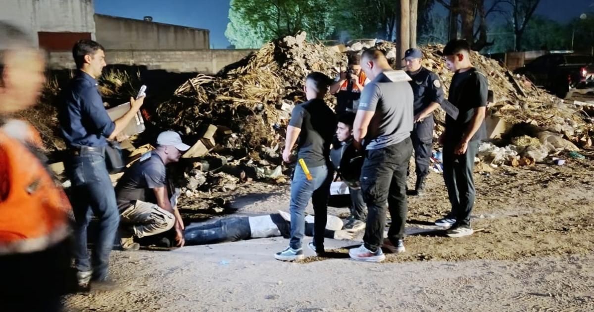 MUERTE BASURA Y AGUA- El escenario es tétrico en La Banda La víctima fue derribada reducida inmovilizada y ultimada Ahora el presunto cerebro se apresta a romper el silencio