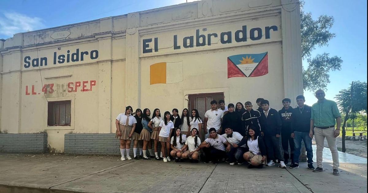 Estudiantes de 3ordm antildeo ya son parte de Voces Joacutevenes de Vinaraacute