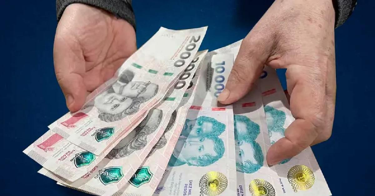 Sin acuerdo entre las partes el Gobierno resolveraacute por decreto el aumento del salario miacutenimo