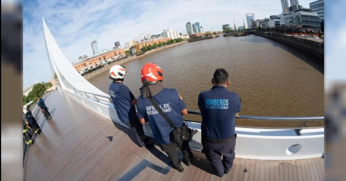 Operativo en el Puente de la Mujer Foto- Agencia NA (Claudio Fanchi)