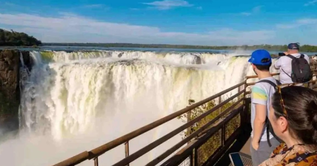 El Gobierno evaluacutea crear un nuevo fin de semana extralargo para diciembre