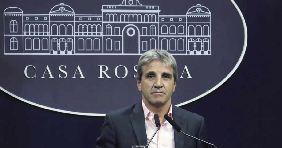 Caputo volvioacute a negar que el doacutelar esteacute atrasado