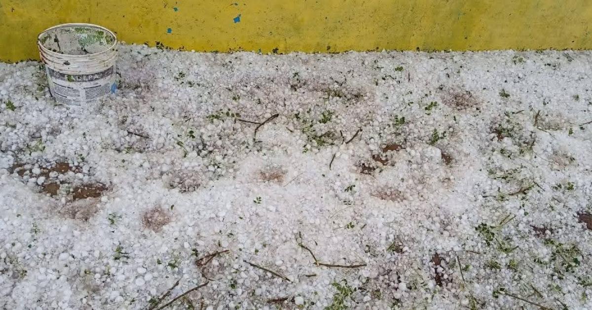 Fuerte temporal afectoacute a Los Juriacutees con intensas precipitaciones y abundante caiacuteda de piedras 