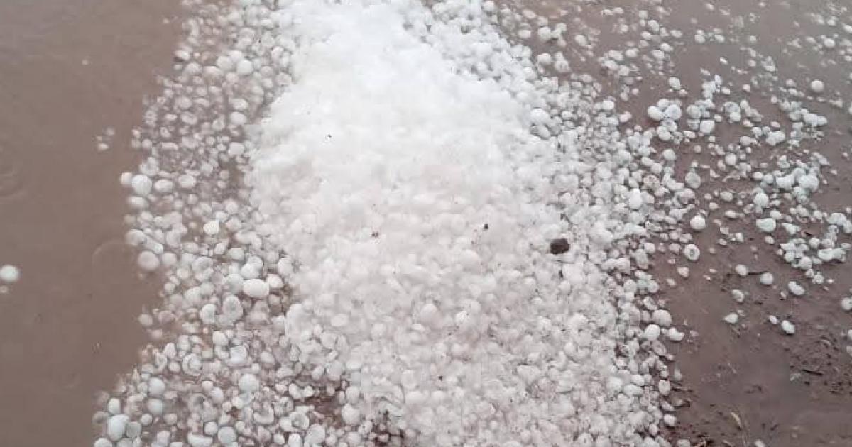 Fuerte temporal afectoacute a Los Juriacutees con intensas precipitaciones y abundante caiacuteda de piedras 