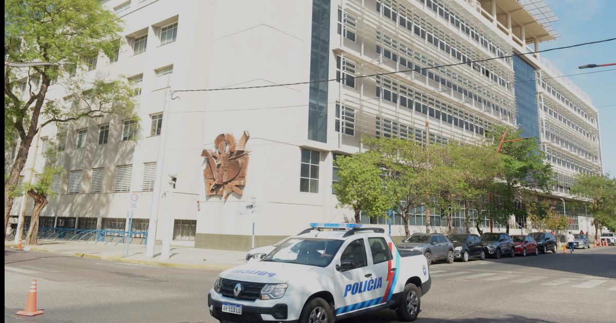 Detienen a contadora Castelli por estafa de 120 M con vehiacuteculos de alta gama y cheques sin fondos