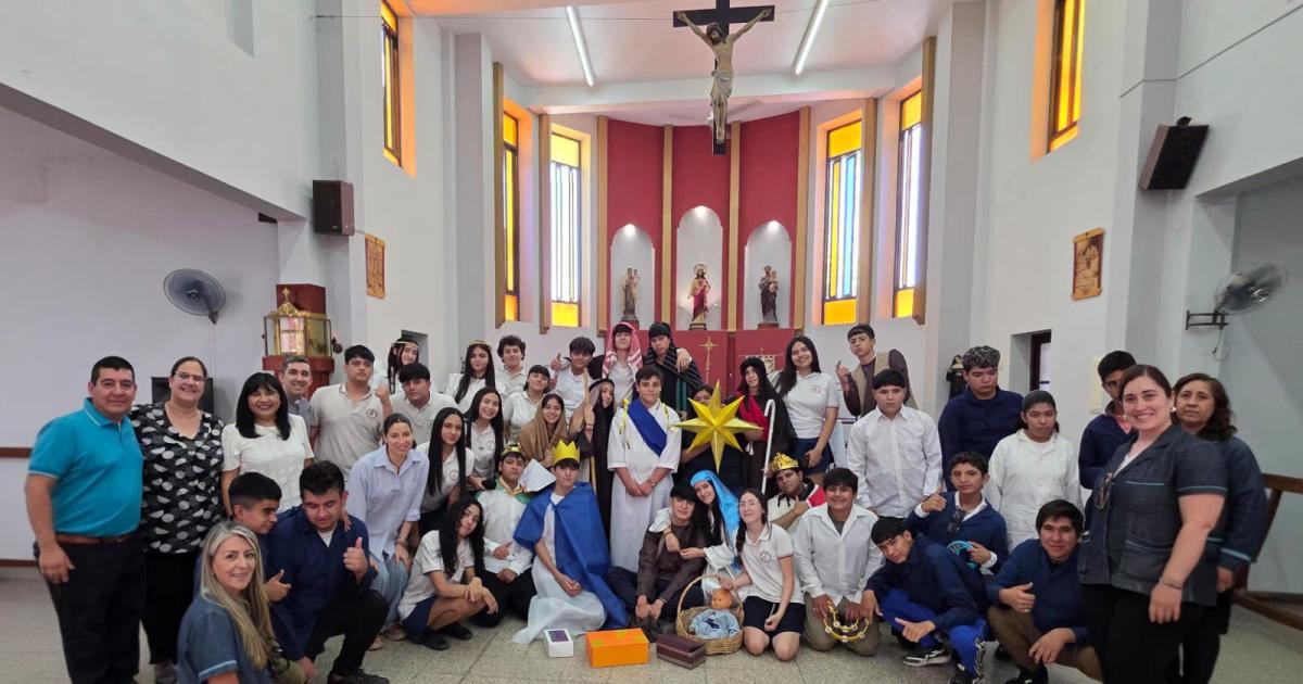 Realizaron un Pesebre viviente en la parroquia Sagrado Corazoacuten de Jesuacutes