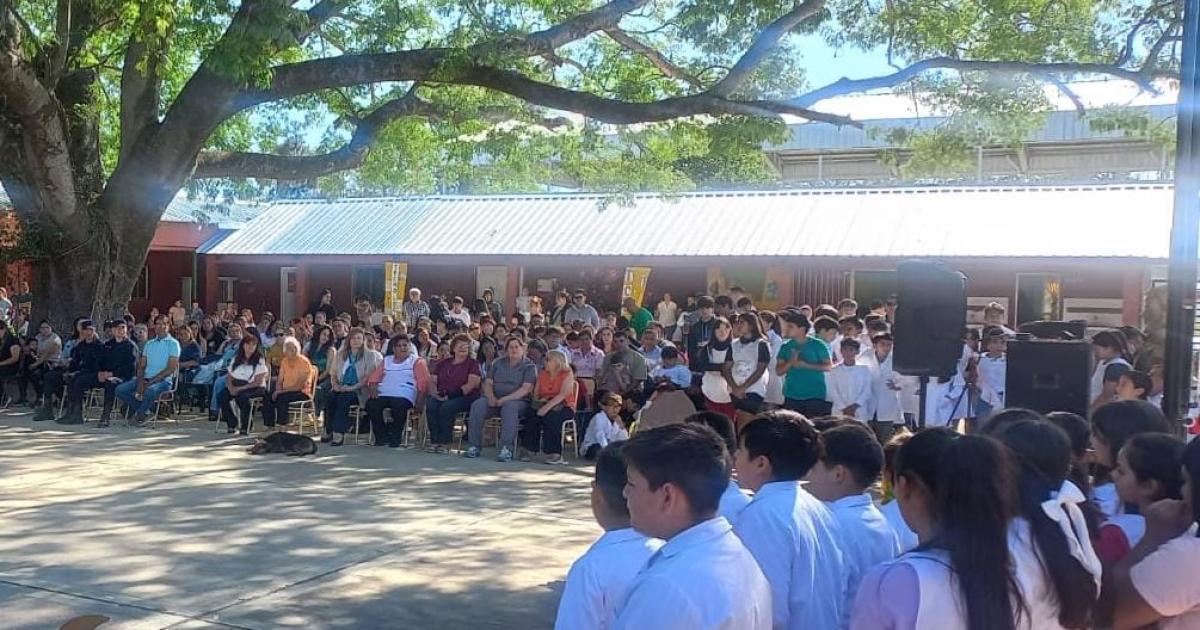 Una variada muestra multidisciplinaria realizoacute la Escuela Ndeg 61