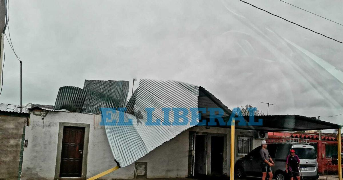 Un tornado devastador sembroacute destruccioacuten y angustia en Friacuteas