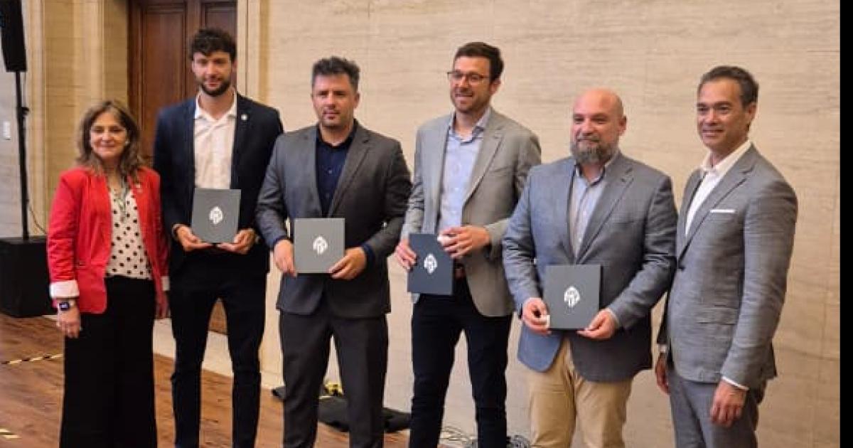 Santiago incorpora dos directores al Consejo Directivo de la FIRA