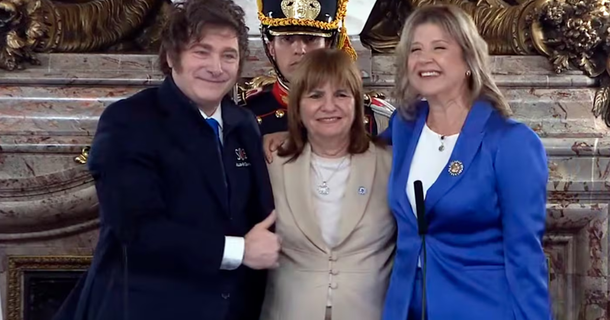 El presidente Javier MIlei junto a Patricia Bullrich y Monteoliva