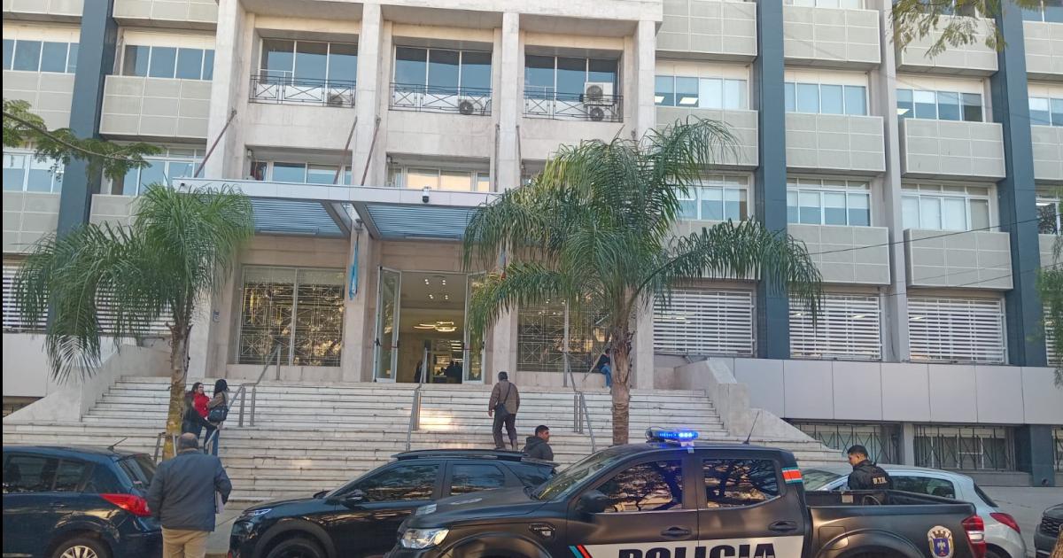 Sospechan que Castelli y su nuacutecleo operaban una mesa de dinero y de una fuga millonaria a Bs As