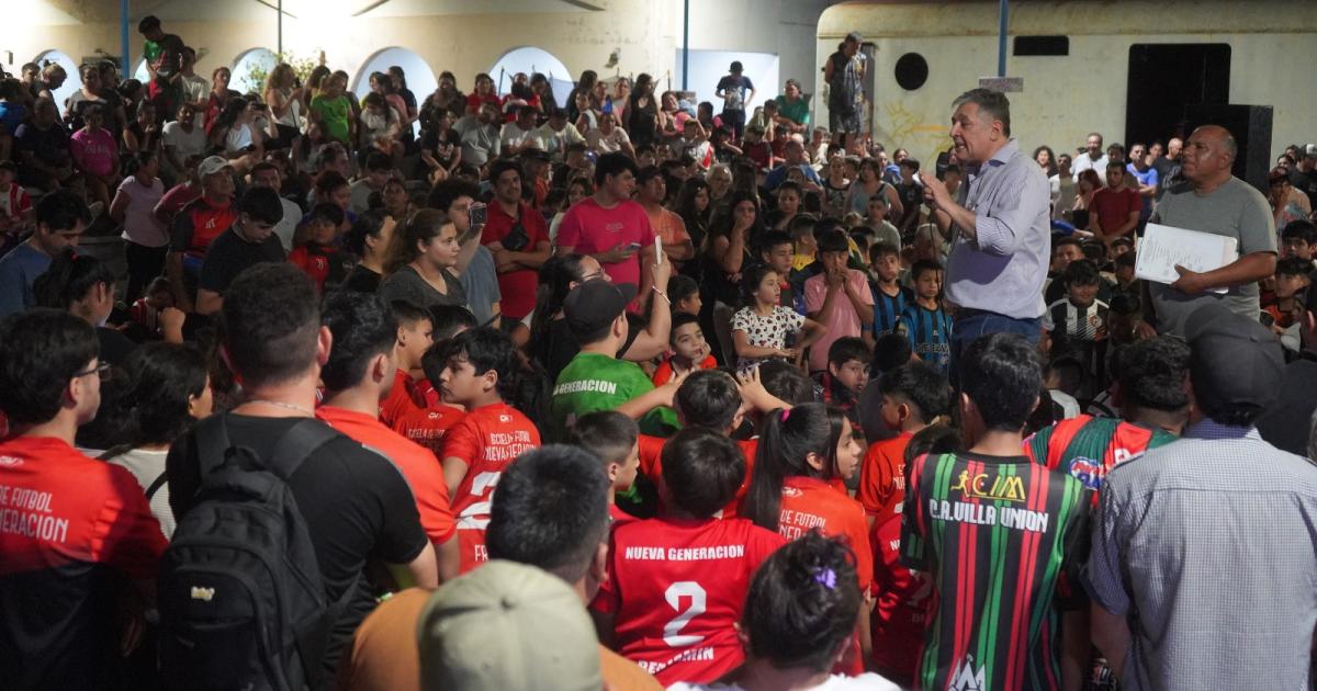 Se premioacute a los mejores de la Liga Municipal de Fuacutetbol Infantil