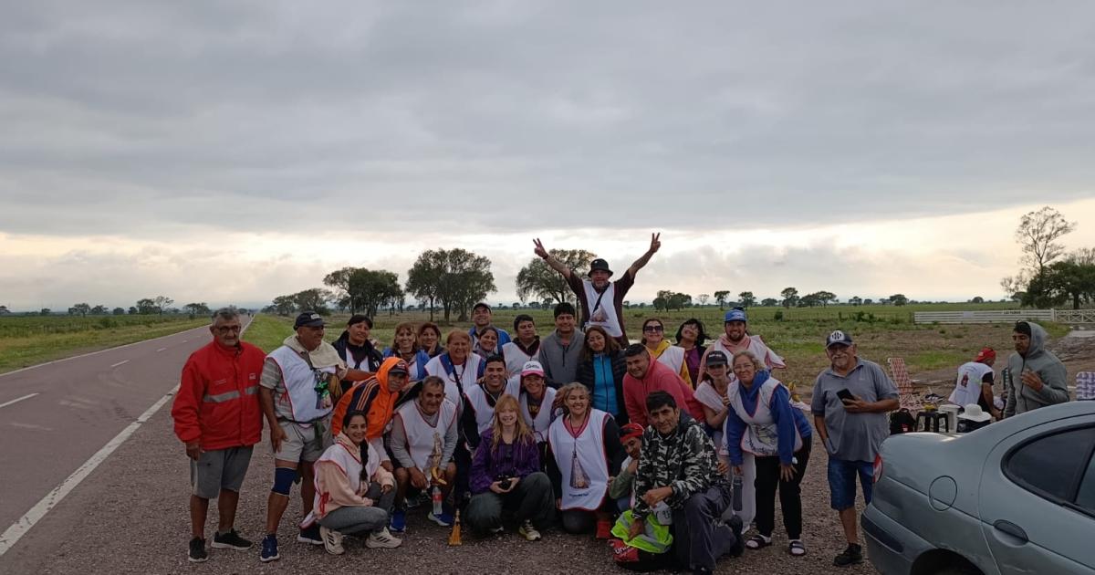 Con el cansancio propio pero con la fe intacta los peregrinos se acercan a la Virgen del Valle