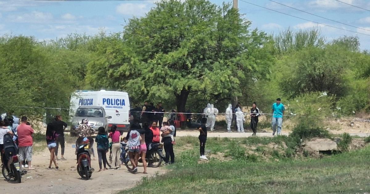 CUADRO DESOLADOR- El escenario en que fue hallado el cuerpo era propio de un basural Trabajaron los policías largas horas