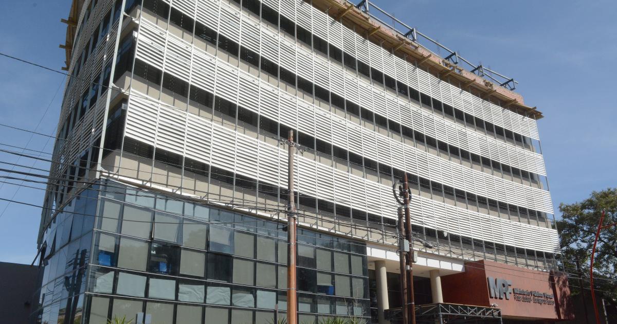 Mesa de millones- Ramiro Petros enfrentariacutea cinco denuncias y Soledad Castelli una por estafas