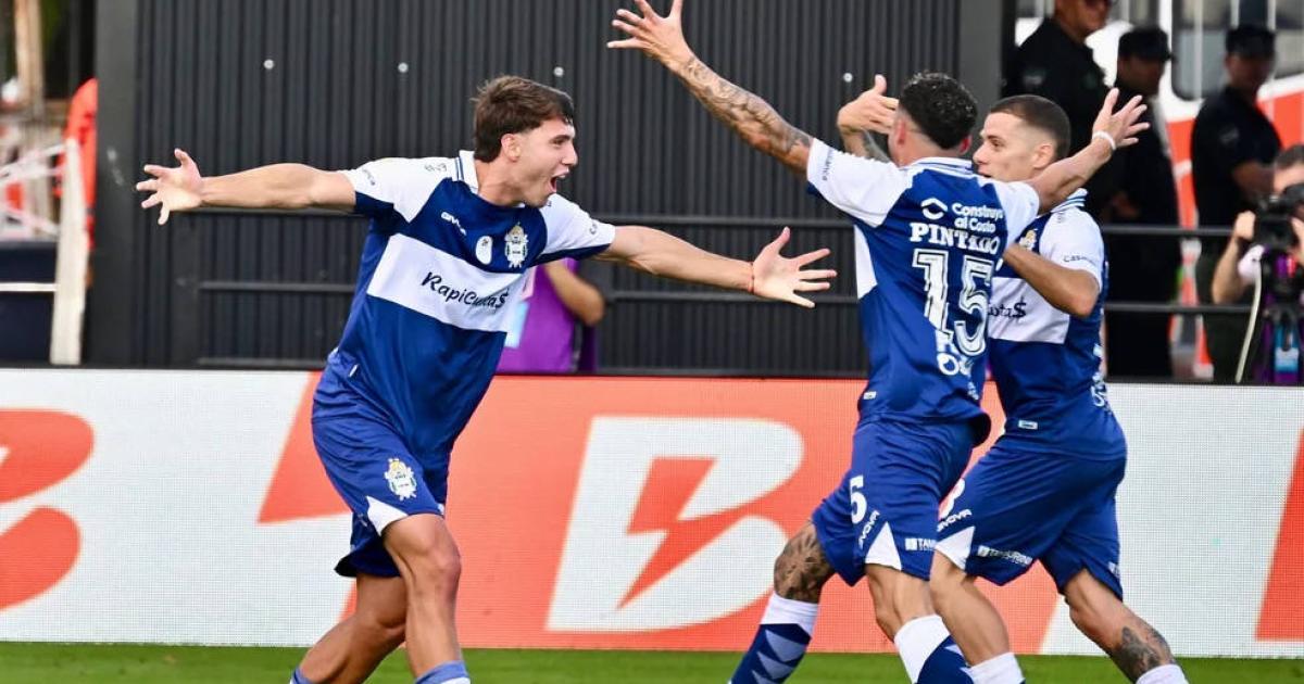 Gimnasia y Esgrima no entrenoacute por falta de pagos