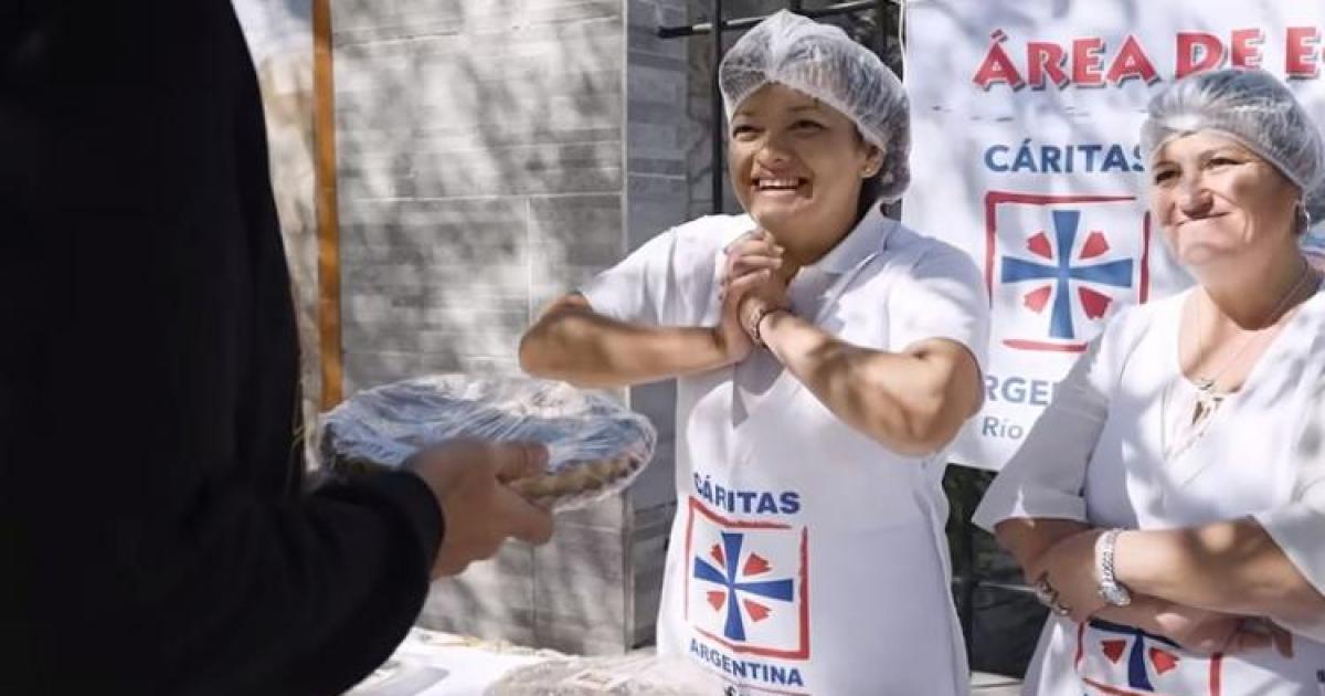 Un llamado al corazoacuten de los santiaguentildeos- lanzan la campantildea Navidad para todos