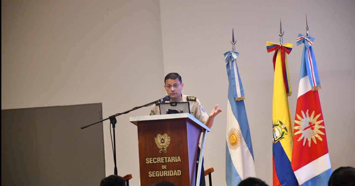 La Policiacutea de Santiago fortalecioacute viacutenculos con sus pares de Ecuador sobre crimen organizado