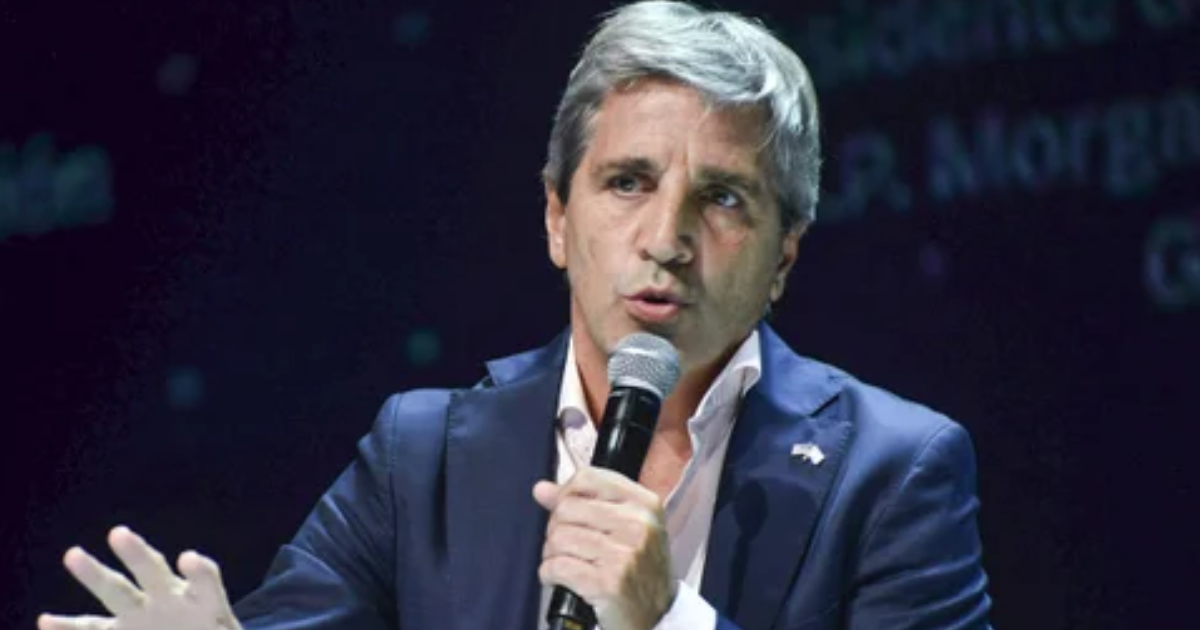 Caputo confirmoacute que la Argentina vuelve al mercado de deuda