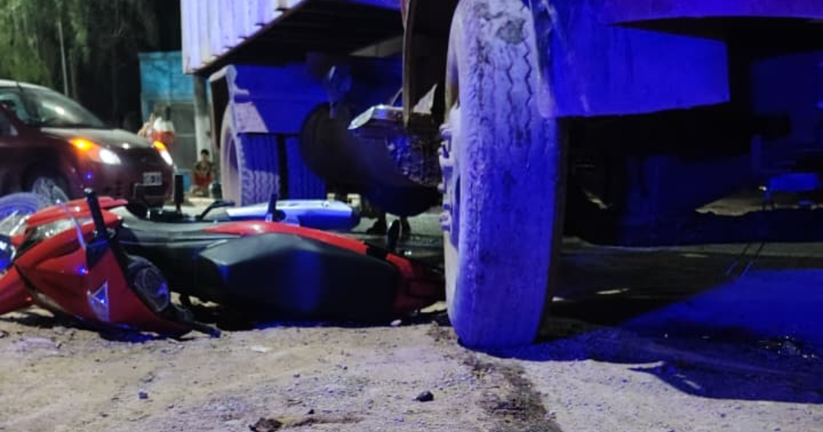 El joven motociclista fue derivado a la ciudad capital para ser tratado por un especialista