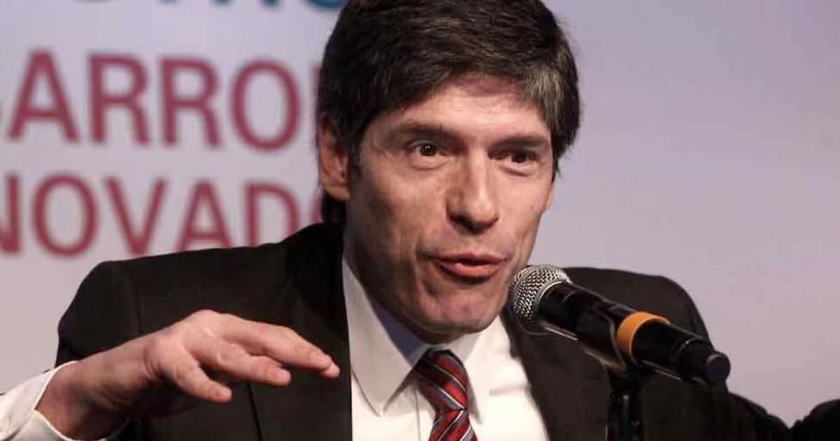 Abal Medina aparecioacute con el torso desnudo en plena audiencia virtual de la causa Cuadernos 