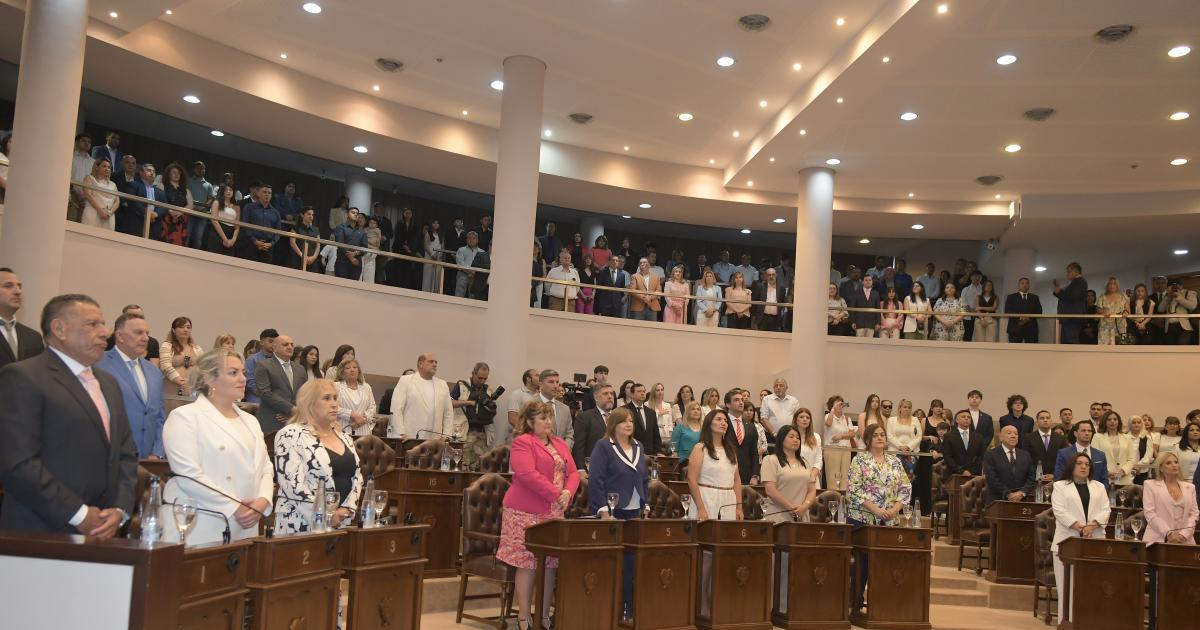 Juraron los 40 diputados en la Legislatura provincial que votoacute por no incorporar a Ruiz