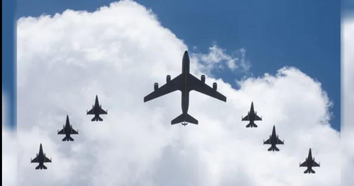 Los primeros F-16 que estn en el país (Foto- Defensa) (Foto- Defensa)