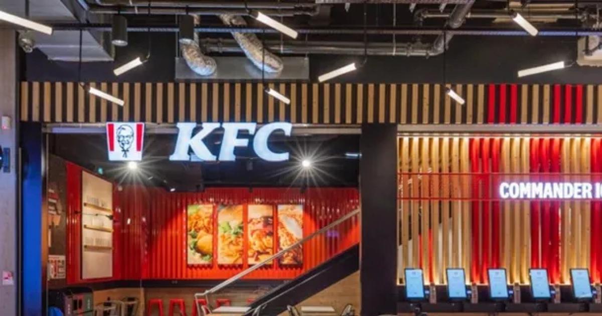 Horror en Francia- cuatro extranjeros violaron a una nena de 13 antildeos en el bantildeo de un restaurante