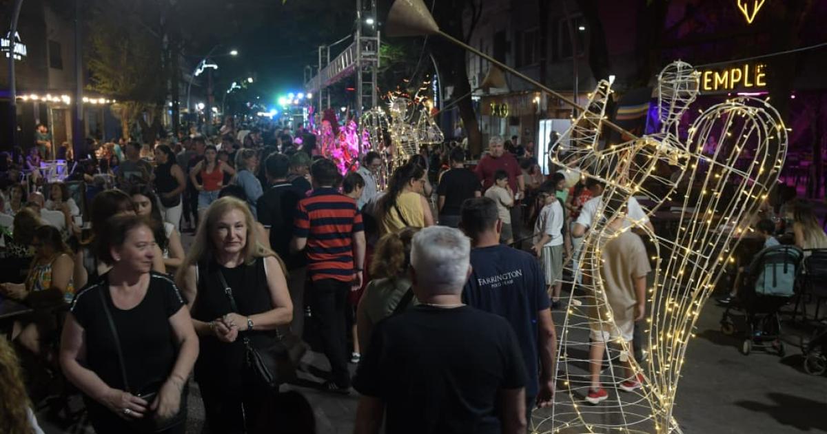 Todo Santiago disfrutoacute de la 21ordf edicioacuten del Encontrarte