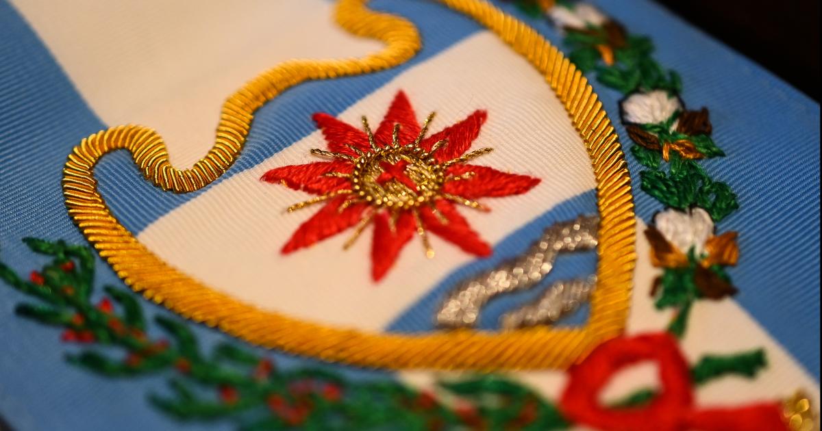 La esencia santiaguentildea en los atributos que acompantildearaacuten al nuevo mandatario