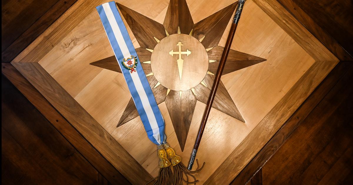 La esencia santiaguentildea en los atributos que acompantildearaacuten al nuevo mandatario