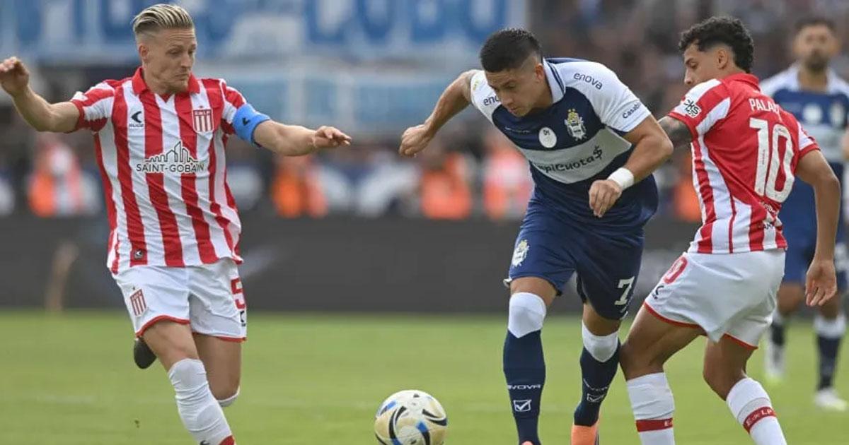 Estudiantes le ganoacute el claacutesico a Gimnasia y jugaraacute la final ante Racing