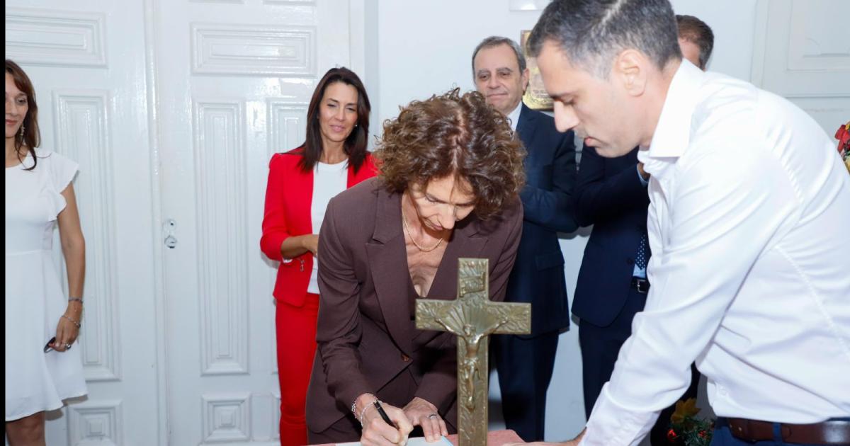 PERÍODO Paula Cnepa juró y asumió como intendente municipal hasta el 31 de octubre del 2026