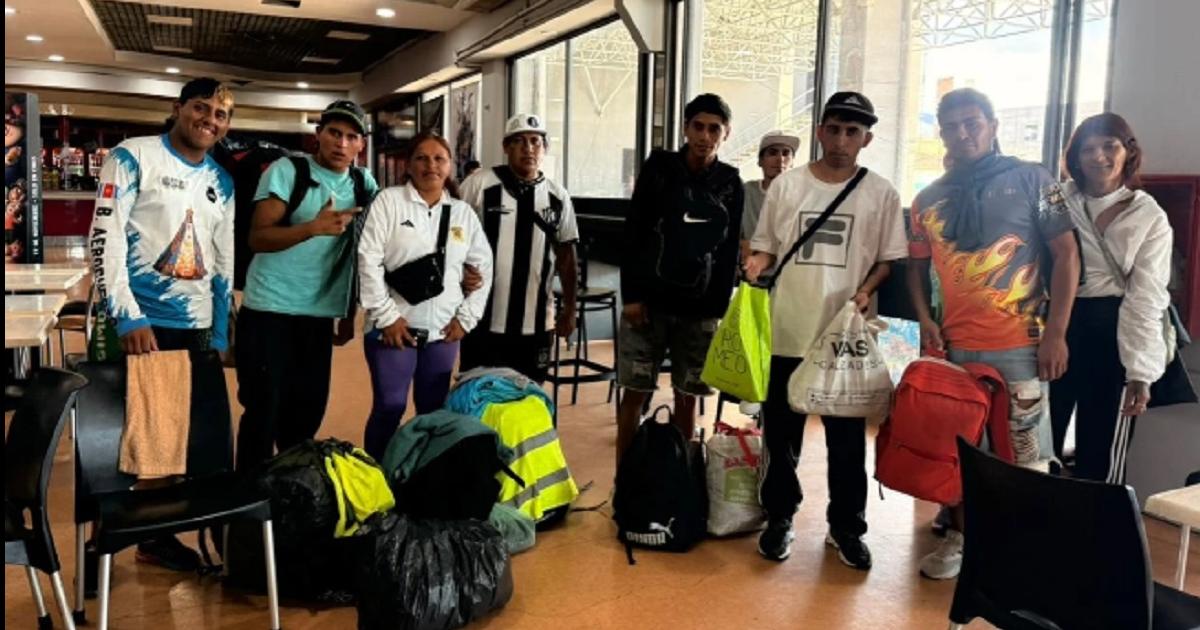 Peregrinos santiaguentildeos quedaron varados en Catamarca y piden ayuda para pasar la noche