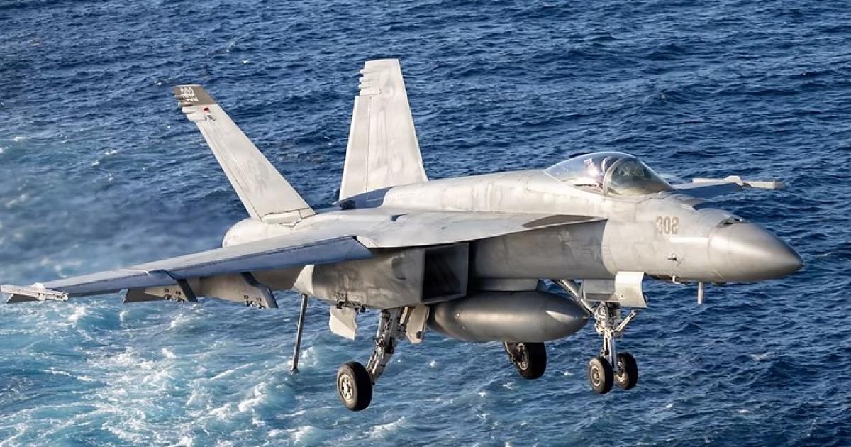 Aviones caza de EEUU ingresan al espacio aeacutereo de Venezuela