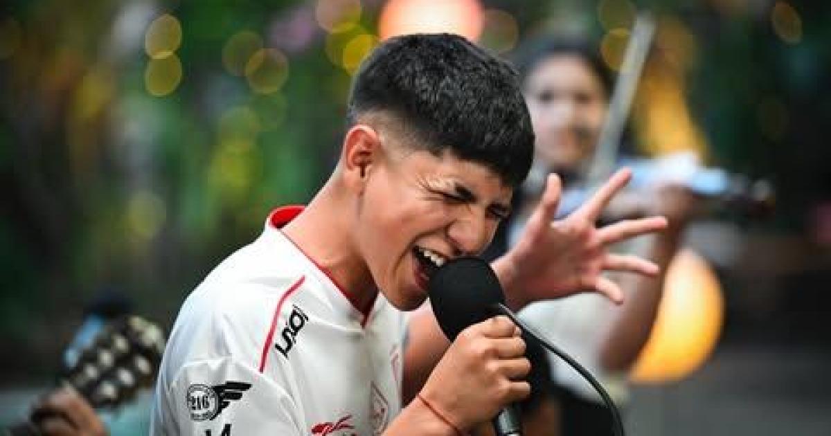 Radamel el santiaguentildeo que brilla en iexclFAlklore