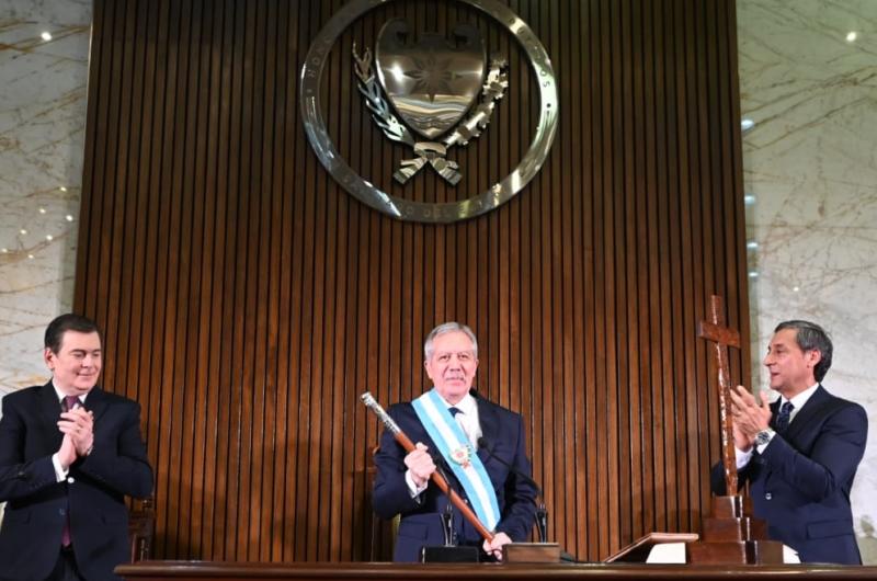 Leeacute aquiacute el discurso completo de la asuncioacuten del gobernador Eliacuteas Suaacuterez