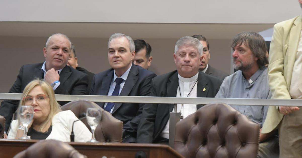 Eliacuteas Suaacuterez inicioacute su mandato con importantes anuncios para la Educacioacuten y el mundo laboral