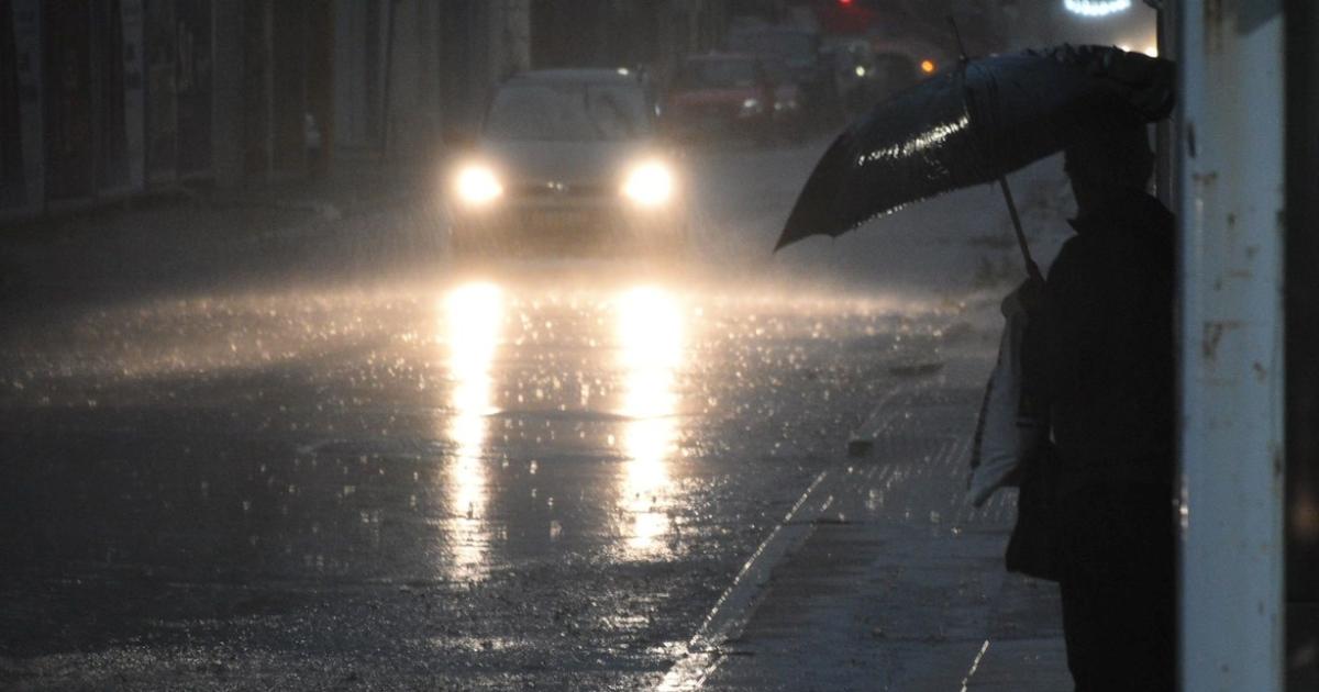 Lluvia y descenso teacutermico- respiro para los santiaguentildeos despueacutes de diacuteas agobiantes