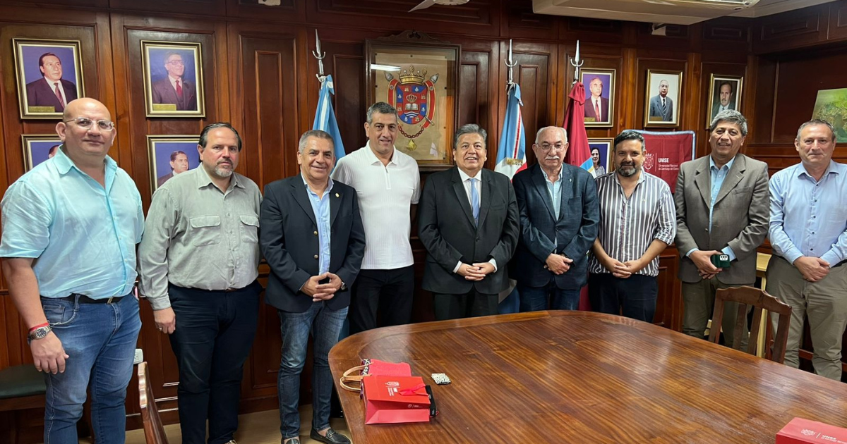 Lanzaron el Curso de Aacuterbitro Federal de AFA que dictaraacute la UNSE