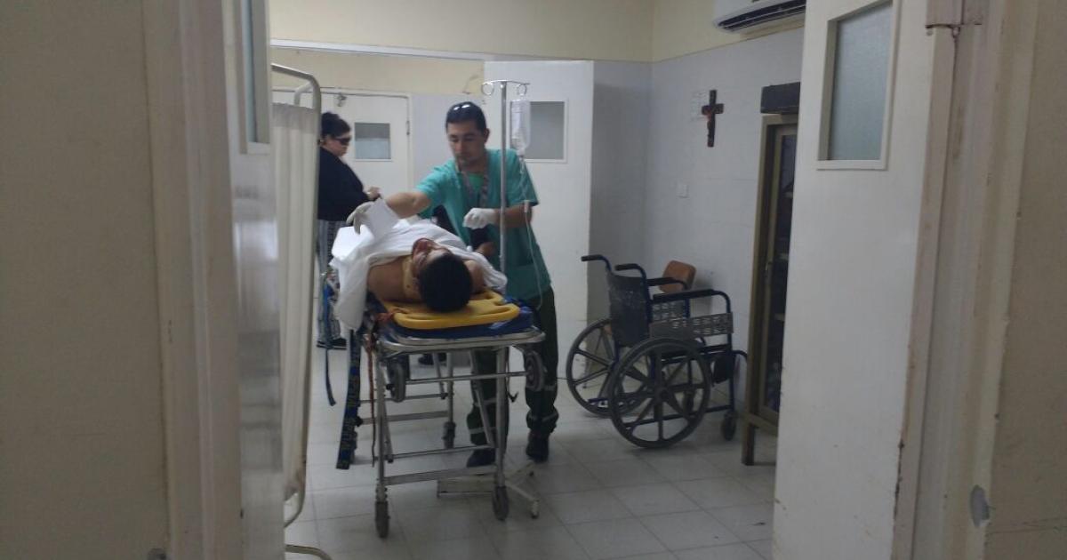 Tras discutir con su pareja se disparoacute en la sien y estaacute grave