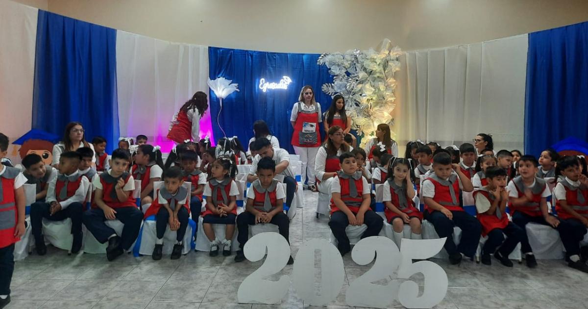 GALERIacuteA DE FOTOS- egresos de jardines de infantes de Santiago y de La Banda