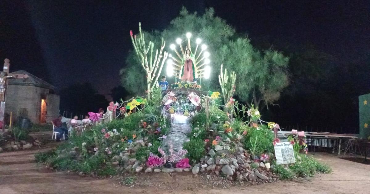 Emotiva bendicioacuten de gruta en honor a la Virgen de Guadalupe