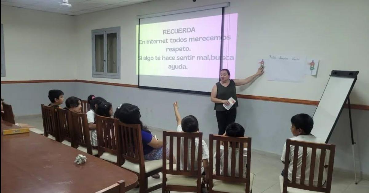 Nintildeos del Hogar participaron de un taller sobre Violencia Digital