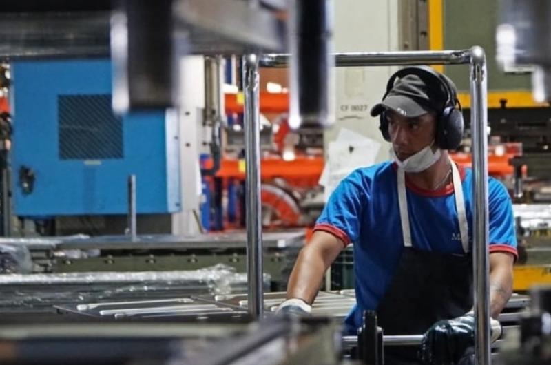 Sentildealan que la industria perdioacute 126000 empleos en los uacuteltimos dos antildeos